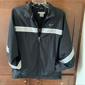 🏃🏻 NIKE Windbreaker
